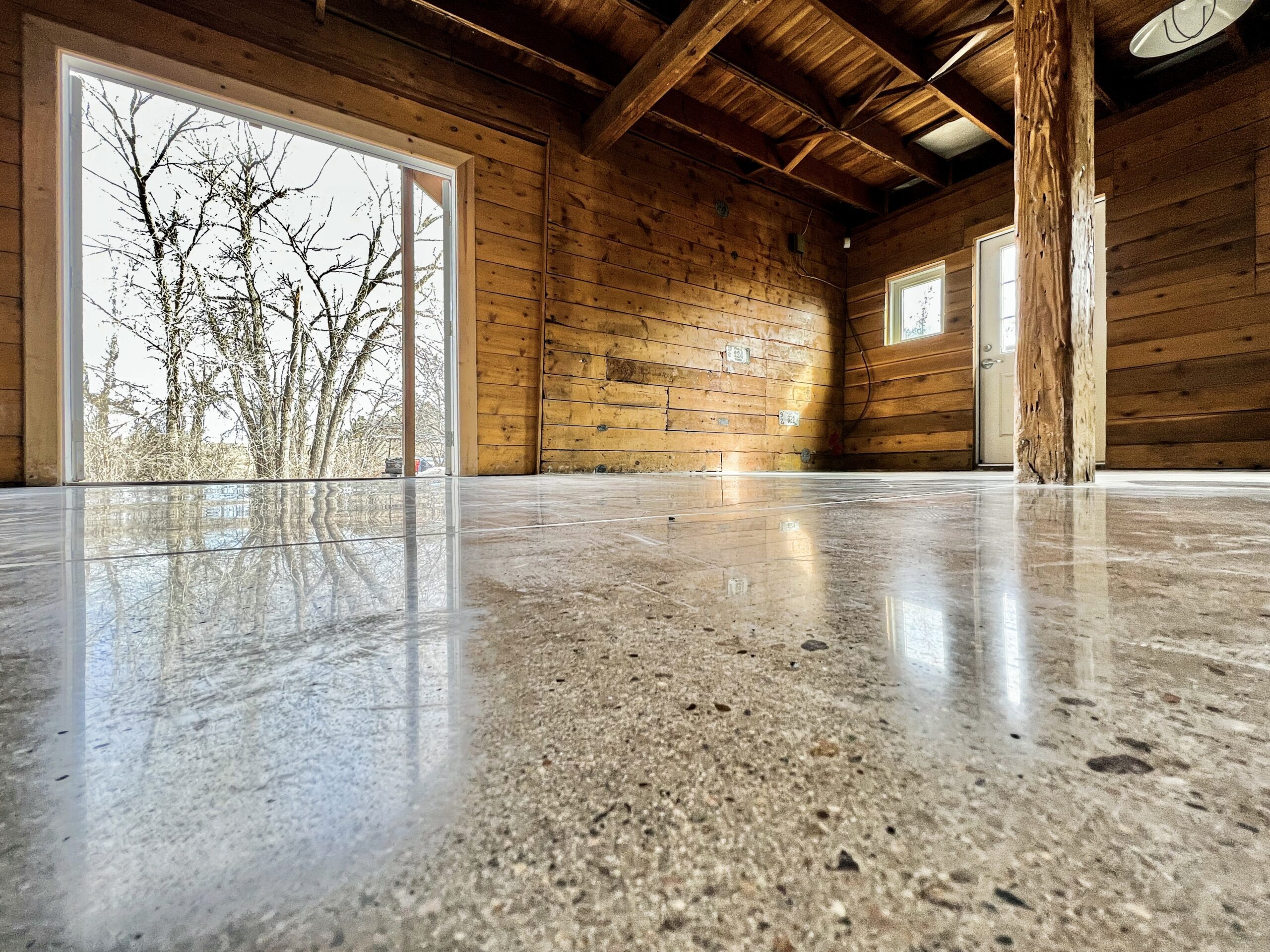 polished-concrete-vs-epoxy Polished Concrete vs. Epoxy